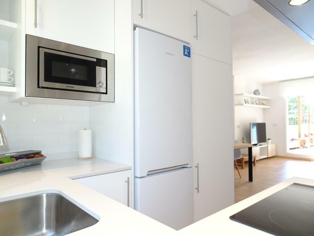 New Madrague Sun Apartment Roses Bagian luar foto