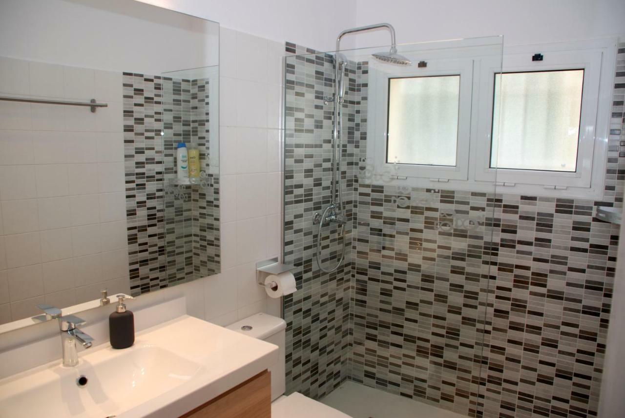 New Madrague Sun Apartment Roses Bagian luar foto