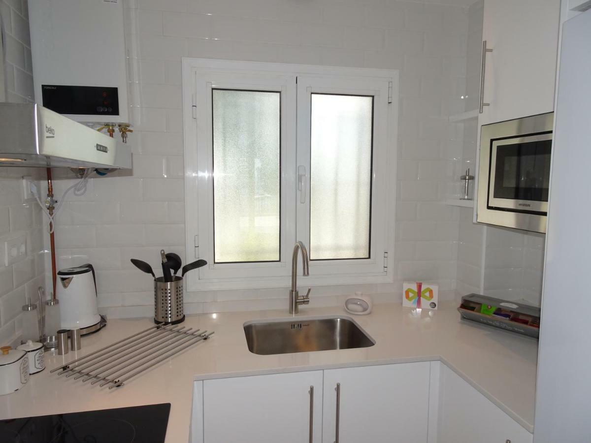 New Madrague Sun Apartment Roses Bagian luar foto